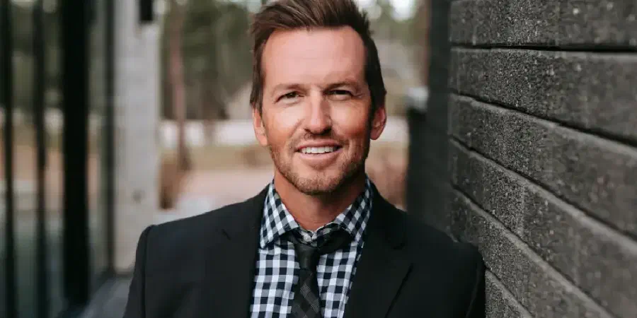 Photo of Aaron Keyes