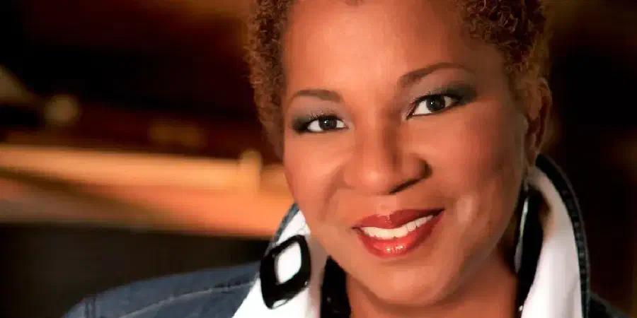 Photo of Babbie Mason