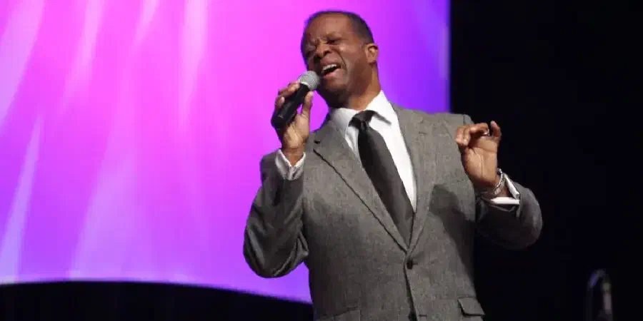 Photo of Larnelle Harris