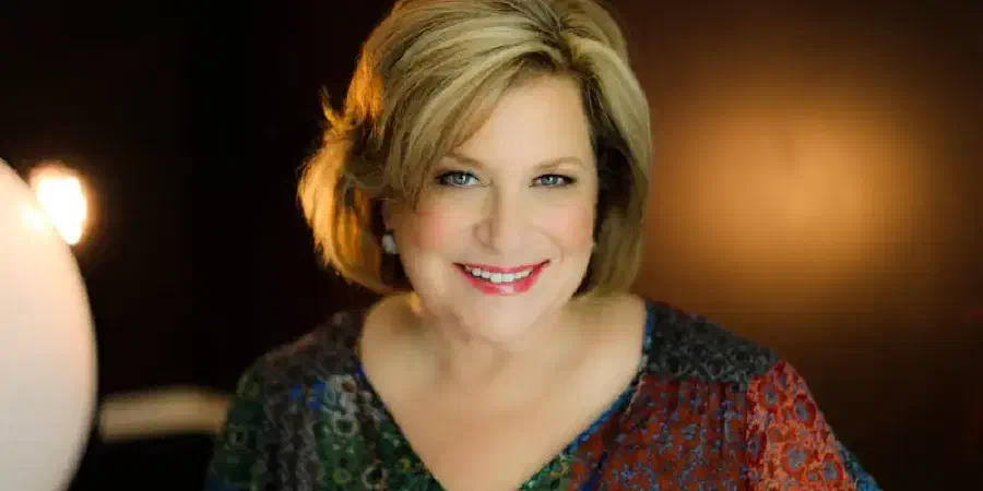 Photo of Sandi Patty